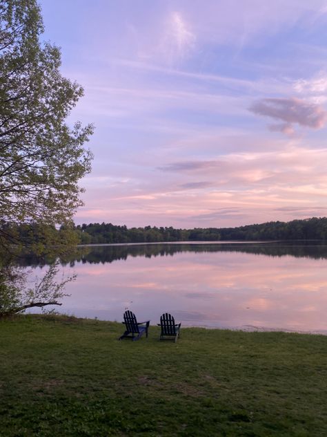 Wellesley College at sunset Wellesley Aesthetic, Wellesley College, College Aesthetic, Positive Self Talk, I School, Boston, Vision Board