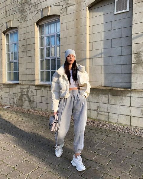 Ivona Zupet, Outfits Men Streetwear, Sweats Outfit, Looks Black, Streetwear Fashion Women, Sporty Outfits, Streetwear Outfits, 가을 패션, Mode Inspiration