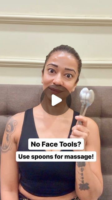 Face Yoga by Prriya Khandelwal on Instagram: "𝗡𝗼 𝗙𝗮𝗰𝗲 𝗧𝗼𝗼𝗹𝘀? ⁣
No problem! Try this simple yet effective spoon massage with gentle to medium pressure. ⁣
⁣
Why?⁣
⁣
	𝟭.	𝗜𝗺𝗽𝗿𝗼𝘃𝗲𝗱 𝗖𝗶𝗿𝗰𝘂𝗹𝗮𝘁𝗶𝗼𝗻: The cool metal of the spoon helps stimulate blood flow to the skin, which can enhance circulation, leading to a healthier, more radiant complexion.⁣
	𝟮.	𝗥𝗲𝗱𝘂𝗰𝗲𝗱 𝗣𝘂𝗳𝗳𝗶𝗻𝗲𝘀𝘀: The cooling effect of the spoons helps to constrict blood vessels and reduce swelling, making this technique particularly useful for puffy eyes or a bloated face.⁣
	𝟯.	𝗟𝘆𝗺𝗽𝗵𝗮𝘁𝗶𝗰 𝗗𝗿𝗮𝗶𝗻𝗮𝗴𝗲: Massaging with spoons can promote lymphatic drainage, helping to remove toxins and reduce fluid retention, which can improve skin tone and reduce puffiness.⁣
	𝟰.	𝗦𝗸𝗶𝗻 𝗧𝗶𝗴𝗵𝘁𝗲? Chinese Spoon, Bloated Face, Facial Exercise, Face Massage Techniques, Face Tools, Face Care Tips, Facial Yoga, Reduce Swelling, Face Exercises