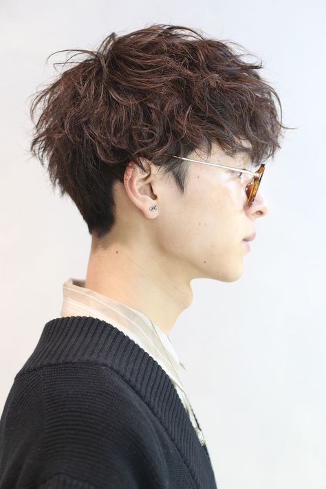 Curly Two Block Haircut, Asian Haircuts, Perm Hair Men, Block Haircut, Japanese Men Hairstyle, Japanese Haircut, Korean Men Hairstyle, Kore Ulzzang, Korean Haircut