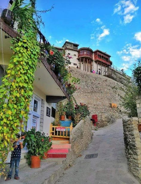 Baltit Fort, Pakistan Culture, Honeymoon Tour Packages, Beautiful Pakistan, Hunza Valley, Pakistan Travel, World Most Beautiful Place, Honeymoon Tour, Garden Pictures