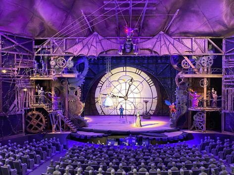 Musical Theatre Set Design, Wicked Set Design, Bloxburg Theatre, Scenography Design, Witchlight Carnival, Theater Stage Design, Movie Set Design, Musical Set Design, Chicago The Musical