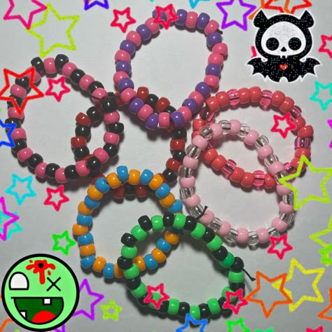 Scenecore Jewelry, Scene Kandi Singles, Kandi Singles Ideas Emo, Kandi Bead Bracelet Ideas, Kandi Single Ideas, Kandi Singles Ideas, Kandi Scene, Scene Bracelets, Kandi Singles