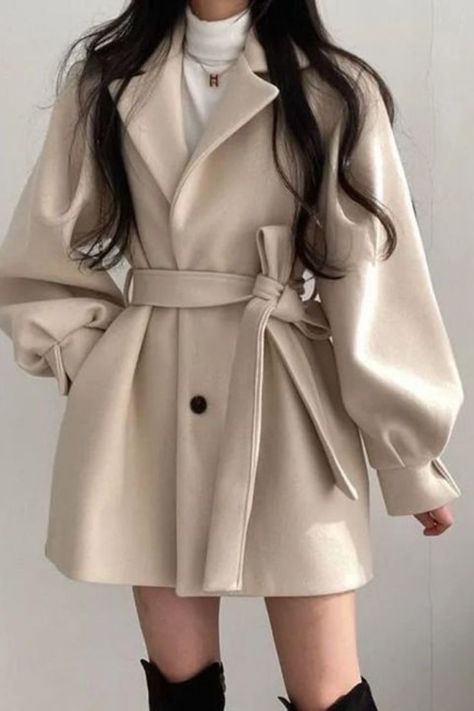 Woolen Coat Woman, Beige Coat, Mode Casual, Belted Coat, Wool Blend Coat, Woolen Coat, Trench Coats Women, Mode Inspo, Solid Clothes