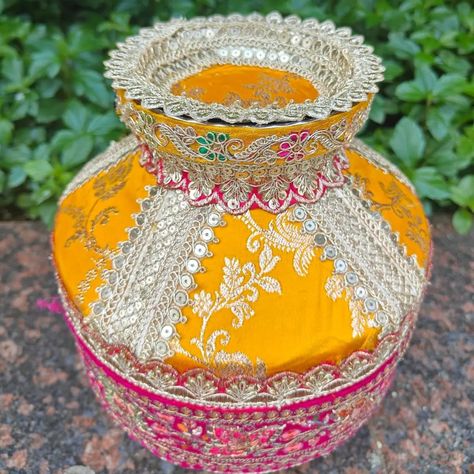 Gorgeous steel kalsi with a lid used for wedding ,ghadoli, bhagwat, satyanarayan Katha and many more rituals and festivities DM @rangrata_ to buy WhatsApp+918448428629 Any colour can be customised as per the requirement Satyanarayan Katha Decoration, Manpreet Kaur, Traditional Art, Wedding Decorations, Festival, Canning, Quick Saves, Art