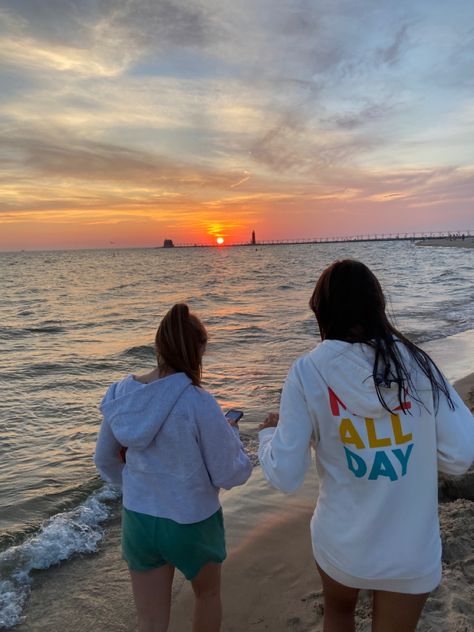 Michigan Beach Aesthetic, Summer In Michigan, Bucketlist 2024, Pretty Sights, Midwest Summer, Grand Haven Michigan, Granddaughter Aesthetic, Sunset Ombre, Michigan Adventures