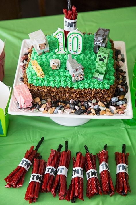 Minecraft Ice Cream Cake, Minecraft Theme Cake, Minecraft Themed Birthday Party, Diy Minecraft Birthday Party, Minecraft Party Decorations, Minecraft Birthday Cake, Minecraft Theme, Simple Birthday Party, Minecraft Birthday Party