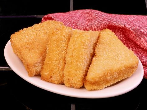 People in Nebraska Are Eating Deep-Fried Grilled Cheese Sandwiches Like It's No Big Deal Deep Fried Sandwich Recipe, Fried Grilled Cheese Sandwich, Deep Fried Grilled Cheese Sandwiches, Deep Fried Grilled Cheese, Cheese Frenchee Recipe, Deep Fried Sandwich, French Sandwich, Regional Recipes, Grilled Ham And Cheese