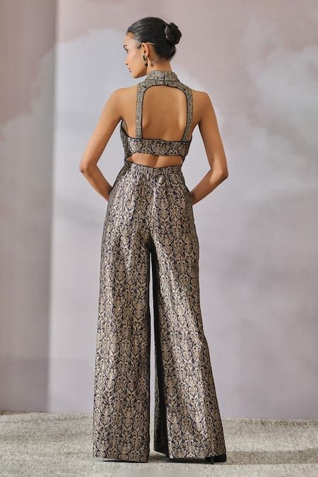 Buy Black Brocade Embellished Floral Mandarin Jumpsuit For Women by Tarun Tahiliani Online at Aza Fashions. Brocade Suit Neck Design, Brocade Jumpsuit Indian, Unique Ethnic Wear Indian, Banarasi Jumpsuit, Traditional Jumpsuit Indian, Brocade Pants Outfit, Ethnic Jumpsuit Indian, Unique Indo Western Outfits For Women, Banarasi Outfits