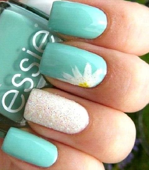 Pedicure Spring, Pedicure Design, Daisy Nail Art, Cute Spring Nails, Daisy Nails, Colorful Nails, Simple Nail Art Designs, Spring Nail Art, Pedicure Nail Art