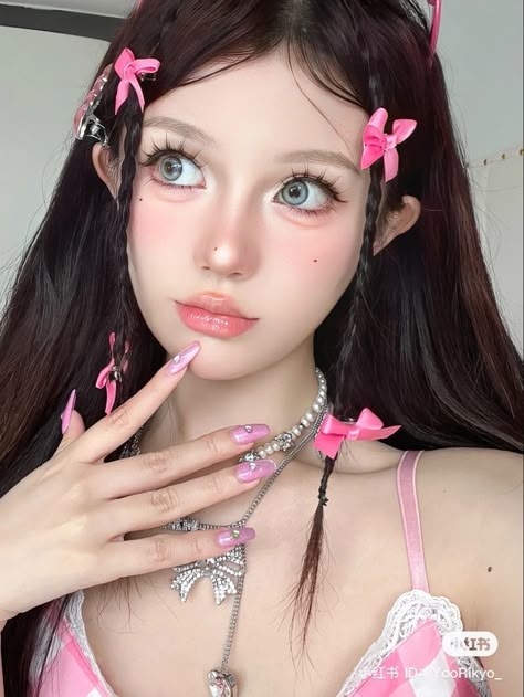 K Pop Makeup, Makeup Barbie, Tone Makeup, Pop Makeup, Holloween Makeup, Makeup Korean, Gyaru Makeup, Chinese Makeup, Makeup Brushes Guide