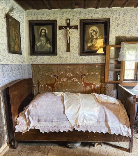 Gothic Bedroom, Southern Gothic, Light Of My Life, Dream Room, Future House, Room Inspo, Exterior Design, On Tumblr, San Jose