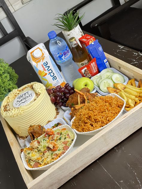 Nigerian Food Tray Ideas, Birthday Food Tray Ideas, Nigerian Food Tray, Food Trays In Nigeria, Small Chops Package In Nigeria, Food Basket Gift Ideas, Food Tray Ideas, Nigeria Food, African Recipes Nigerian Food