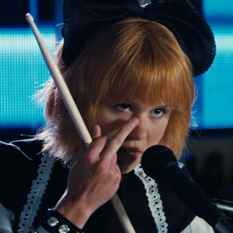 Alison Pill - Kim Pine Scott Pilgrim Movie, Kim Pine, Alison Pill, Scott Pilgrim Vs The World, Scott Pilgrim Comic, Michael Cera, Ramona Flowers, Dyed Red Hair, Scott Pilgrim Vs. The World