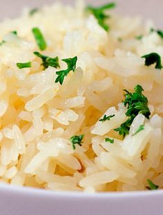 Creole Rice Recipes, Haitian Patties Recipe, Creole Rice, Garlic Rice Recipes, Sweet Potato Bread, Garlic Rice, Confort Food, Quick Side Dishes, Haitian Food Recipes