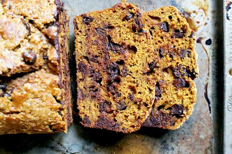 Chocolate Chip Loaf, Chocolate Pumpkin Bread, Sourdough Pumpkin, Cinnamon Banana Bread, People Drinking, Oldest Sister, Star Bread, Pumpkin Loaf, Pumpkin Chocolate Chip Bread