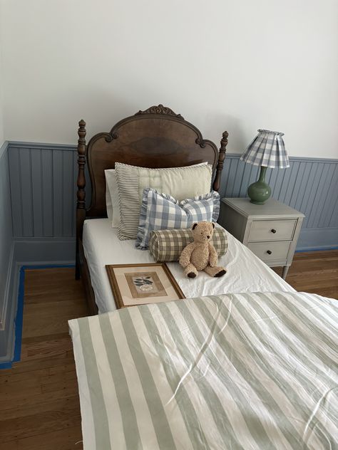 Ralph Lauren Boys Room Aesthetic, Wainscoting Kids Bedroom, Jenny Lind Bed Boys Room, Toddler Room Inspo Boy, Traditional Boys Room, Preppy Boy Room, Moody Boys Bedroom, Blue Vintage Room, Boys Vintage Bedroom