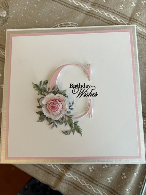 Elegant Birthday Cards Handmade, Elegant Birthday Cards For Women, Sizzix Cards Ideas Cardmaking, 21st Birthday Cards Female Handmade, Female Birthday Cards Handmade, Birthday Cards Handmade Female, Elegant Birthday Cards, Female Birthday Cards, Card With Flowers