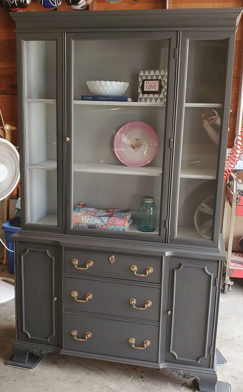 Cabinet Facelift, Grey China Cabinet, Old Sewing Machine Table, Green Painted Furniture, Crockery Cabinet, Painted Hutch, Painted China Cabinets, Closet Redo, Hutch Makeover