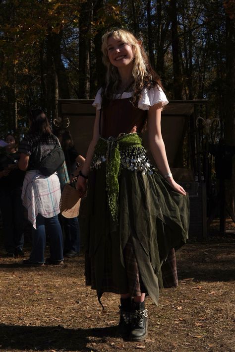 Fairy Ren Fest Outfit, Short Ren Faire Dress, Rennisance Festival Costume, Ren Faire Forest Witch, Garden Fairy Ren Faire, Rennaisance Festival Outfit, Easy Renn Faire Costume, Ren Faire Outfits Women, Ten Faire Outfit Fairy