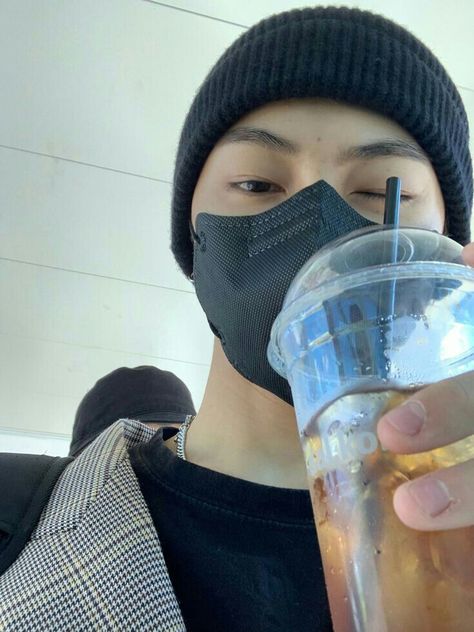 Jay Enhypen, Jay Park, Gatorade Bottle, Pledis Entertainment, Boyfriend Pictures, Boyfriend Material, Jay, A Man, Wattpad