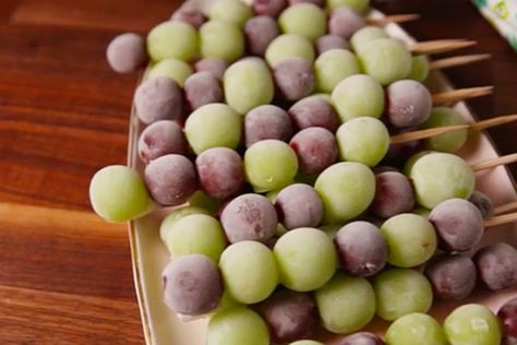 Champagne Grapes Recipes, Booze Grapes, Infused Grapes, Alcoholic Snacks, Float Trip Food, Alcohol Infused Fruit, Book Club Brunch, Foods To Sell, Grape Appetizers