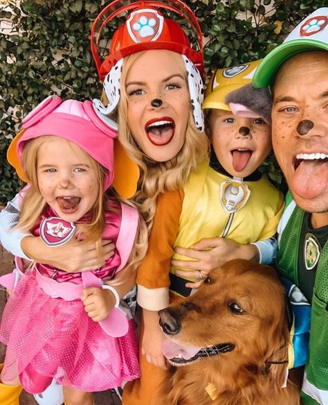 Paw Patrol Family Paw Patrol Kostüm, Skye Paw Patrol Costume, Paw Patrol Halloween Costume, Skye Costume, Costumes Homemade, Family Costume Ideas, Zombie Costumes, Painting Tattoos, Family Themed Halloween Costumes