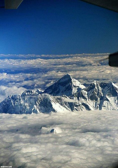 Everest Wallpaper, Monte Everest, Mount Abu, Mountain Climbing, Above The Clouds, Mountain Cabin, Beautiful Places To Visit, Science And Nature, Art Plastique