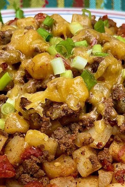 Cowboy Skillet Ground Beef, Loaded Potatoes With Ground Beef, Aldi Ground Beef Recipes, Hamburger Skillet Meals Ground Beef, Cheesy Taco Potato Skillet, Potato Mexican Recipes, Ground Beef Fall Dinner, Tex Mex Potatoes, Ground Beef Recipes For Dinner Easy Fast One Pot