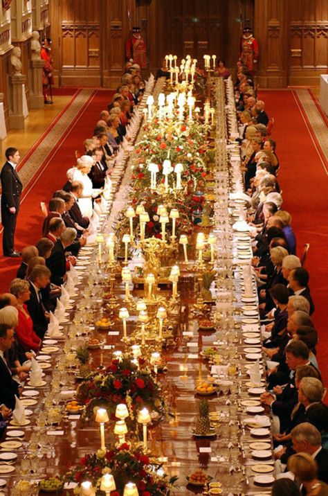 Show-stopping royal dining rooms: The Queen, Prince Charles & more REVEALED - Photo 6 Prince Harry Wedding, Harry Wedding, Prins Harry, Reine Elizabeth Ii, Reine Elizabeth, Royal Aesthetic, Elisabeth Ii, Isabel Ii, British Monarchy