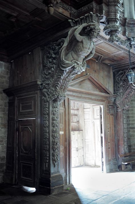 http://petitcabinetdecuriosites.tumblr.com/image/114553731299 House Manderly, Beautiful Home Gardens, House Stark, Classical Architecture, Beautiful Doors, Abandoned Places, Eiffel Tower Inside, Architecture Details, Interior And Exterior