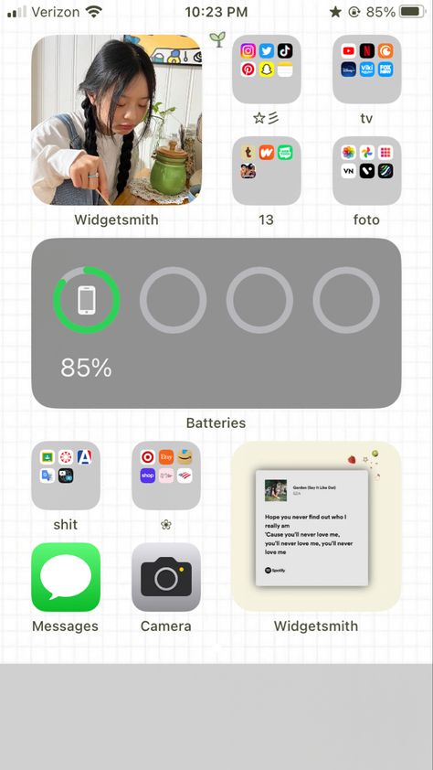 Lockscreen Ios, Home Lock Screen, Splash Screen, Ios Design, App Layout, Homescreen Layout, Phone Inspiration, Iphone Organization, Phone Organization