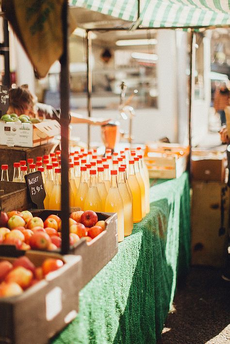 vendor stall at broadway market, london | travel photography London Travel Photography, Nashville Farmers Market, Local Farmers Market, Outdoor Market, Things To Do In London, Food Market, London Travel, Summer Of Love, Aesthetic Photography