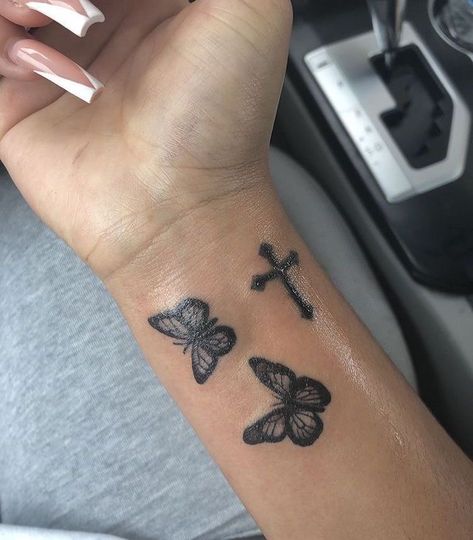 Nature Feminine, Png Tattoo, Cross Tattoo On Wrist, Font Tato, Meaningful Wrist Tattoos, Butterfly Wrist Tattoo, Women Nature, Cross Tattoos For Women, Hand Tattoos For Girls