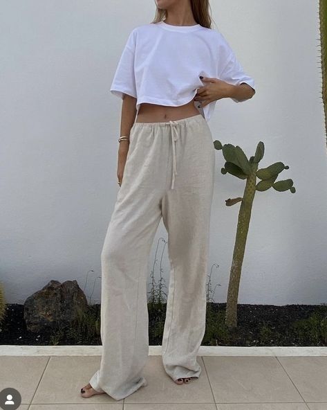 Marocco Outfits, Coastal Capsule Wardrobe, Vacay Outfits Summer, Summer Vacay Outfits, Summer Vibes Aesthetic, Summer Outfits Beach, Summer Vacation Ideas, European Summer Aesthetic, European Summer Outfits