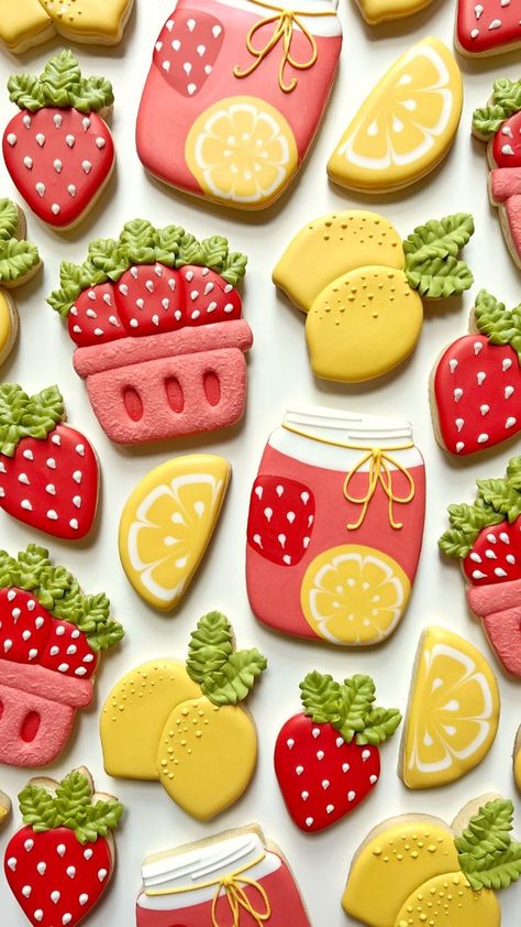 Strawberry Lemonade Cookies, Graceful Baker, Summer Sugar Cookies, Royal Iced Cookies, Sugar Cookie Royal Icing, Iced Sugar Cookies, Summer Cookies, Sugar Cookie Designs, Pretty Cookies