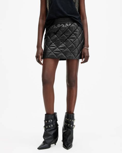 Quilted Leather Skirt, Quilt Skirt, Quilted Skirt, Oversized Tees, Watch Trends, Chunky Knitwear, Jewelry Lookbook, Biker Boots, Leather Cleaning