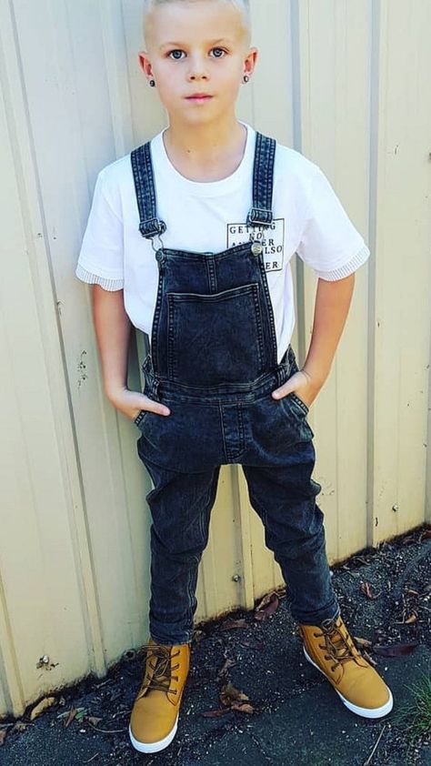 Men In Overalls, Love Jeans, Bib Overalls, Kids Style, Outfit Style, Dungarees, Big Boys, Baby Boy Outfits