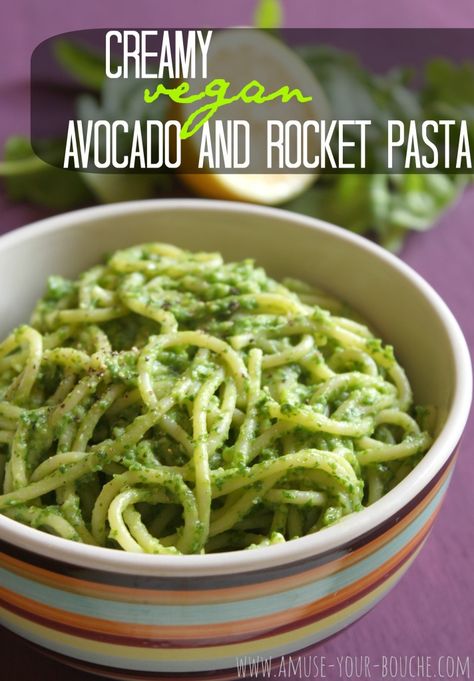 Creamy avocado and rocket (arugula) pasta Arugula Sauce, Raw Noodles, Rocket Recipes, Gf Pasta, Arugula Pasta, Pasta Healthy, Green Pasta, Avocado Pasta, Rice Pasta