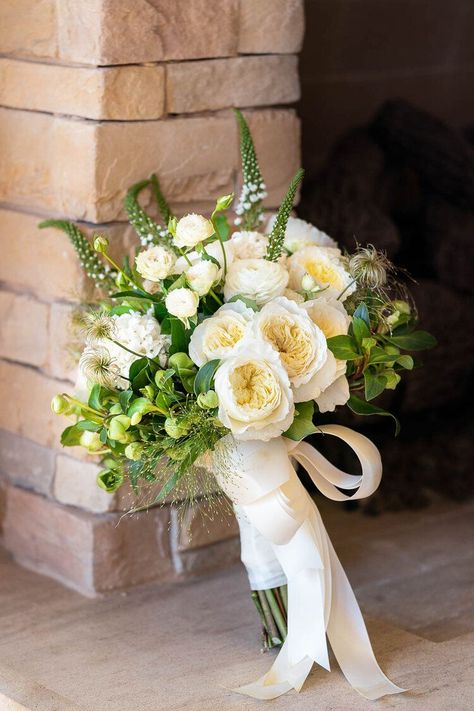 White and green bridal bouquet - Eddie Zaratsian Lifestyle & Design White And Green Bridal Bouquet, Eddie Zaratsian, Green Bridal Bouquet, Country Invitations, Bridesmaid Brunch, Outdoor Garden Wedding, Flowers Wedding Bouquet, California Garden, Organic Wedding