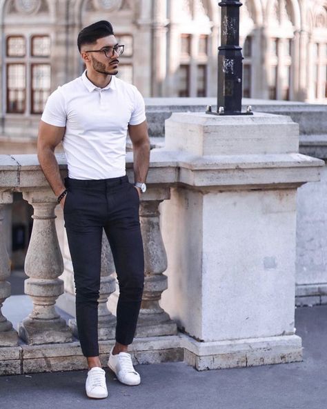 😎Looking forward to the sunny weather and the best business casual style this summer? Us too! We've compiled the best business causal trends to look out for this summer 2019. Be sure to look stylish this year by recreating these awesome summertime looks. Click to find out which business casual outfits for men summer are the ones you should be wearing ASAP. There’s nothing better than summertime outfits for men and work outfits for men offices. Smart casual work outfits are nice. #summ Business Casual Outfits For Men, Summer Business Casual Outfits, Men's Business Outfits, Mens Business Casual Outfits, Smart Casual Work Outfit, Vans Outfit, Mens Summer Outfits, Smart Casual Men, Mens Fashion Smart