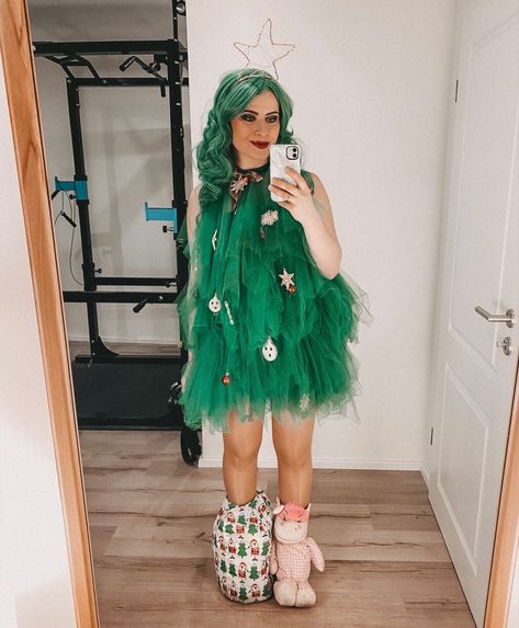 Tutu Costumes Women, Christmas Tree Costume Diy, Tree Halloween Costume, Diy Fantasia, Christmas Costumes Women, Christmas Costume Party, Christmas Tree Costume, Diy Christmas Sweater, Xmas Costumes