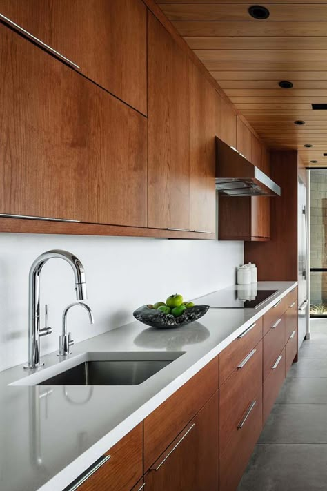 Walnut And White Kitchen Cabinets Modern, High Gloss Wood Kitchen Cabinets, Mid Century Kitchen Appliances, Mcm Cabinets Kitchen, Contemporary Wood Kitchen Cabinets, Wood Mid Century Kitchen, Teak Wood Kitchen Cabinets, Antique Walnut Kitchen Cabinets, Mid Tone Wood Kitchen Cabinets