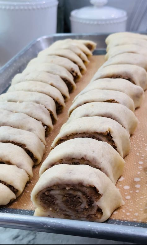 Walnut Roll Pastry - Oh My So Buttery walnuts, dough, butter, cinnamon, cloves, pastry... these are so good! #pastry #walnutrolls #baklava | galoreofflavors.com Puff Pastry Nut Rolls, Walnut Roll Recipe, Walnut Roll, Nut Roll, Nut Rolls, Butter Cinnamon, Walnut Recipes, Baked Rolls, Puff Pastry Recipes