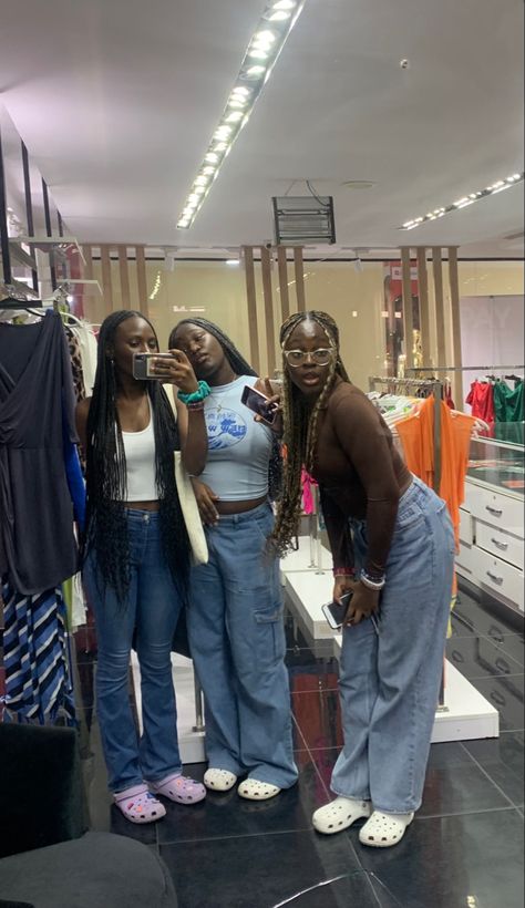 Group Outing Outfits, 3 Black Best Friends Pictures, Black Sisterhood, Girls Outing, Outing With Friends, Black Friends, Outing Outfit, Sister Photos, Girl Friends