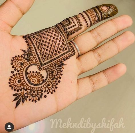 Lower Hand Mehndi Designs, Baby Mehndi Design, Beautiful Simple Mehndi Design, Mehandhi Designs, Simple Mehendi, Front Mehndi Design, Simple Mehendi Designs, Simple Arabic Mehndi Designs, Mehndi Designs Fingers