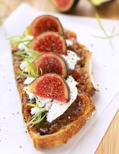 10 Splendid Starters for an Elegant Dinner Party | eatwell101.com Starters For Dinner, Dinner Party Starters, Dinner Party Appetizers, Elegant Appetizers, Fall Dinner Party, Tapas Recipes, Fig Recipes, Dinner Party Menu, Elegant Dinner Party