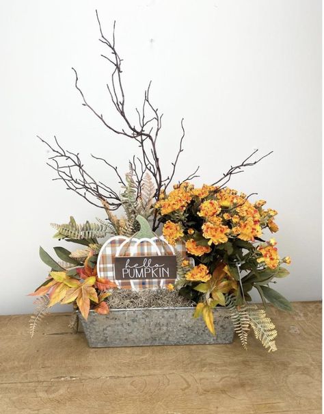 Natural Fall Flower Arrangements, Fall Conference Table Decor, Pumpkin Vase With Flowers, Fall Arrangements Ideas, Fall Entrance Decor Ideas, Early Fall Decor Late Summer, Fall Arrangements Floral Design, Diy Fall Centerpieces For Table, Farmhouse Floral Arrangements