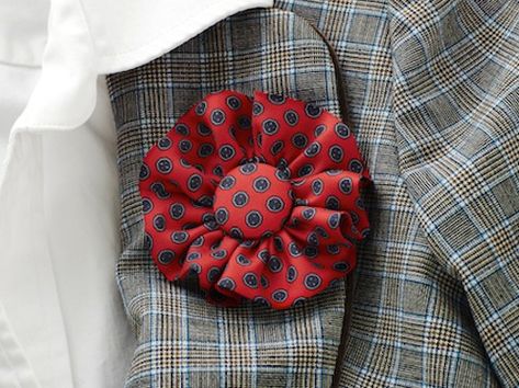 Mens Ties Crafts, Brooch Boutonniere, Necktie Quilt, Necktie Crafts, Tie Ideas, Old Ties, Flower Boutonniere, Tie Crafts, Diy Tie