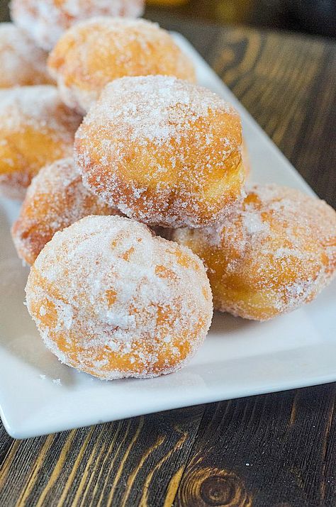 Chinese Buffet Donuts - Mooshu Jenne Chinese Doughnut, Chinese Donuts, Takeout Recipes, Asian Appetizers, Chinese Buffet, Buttered Vegetables, Chinese Dessert, Amazing Desserts, Easy Chinese